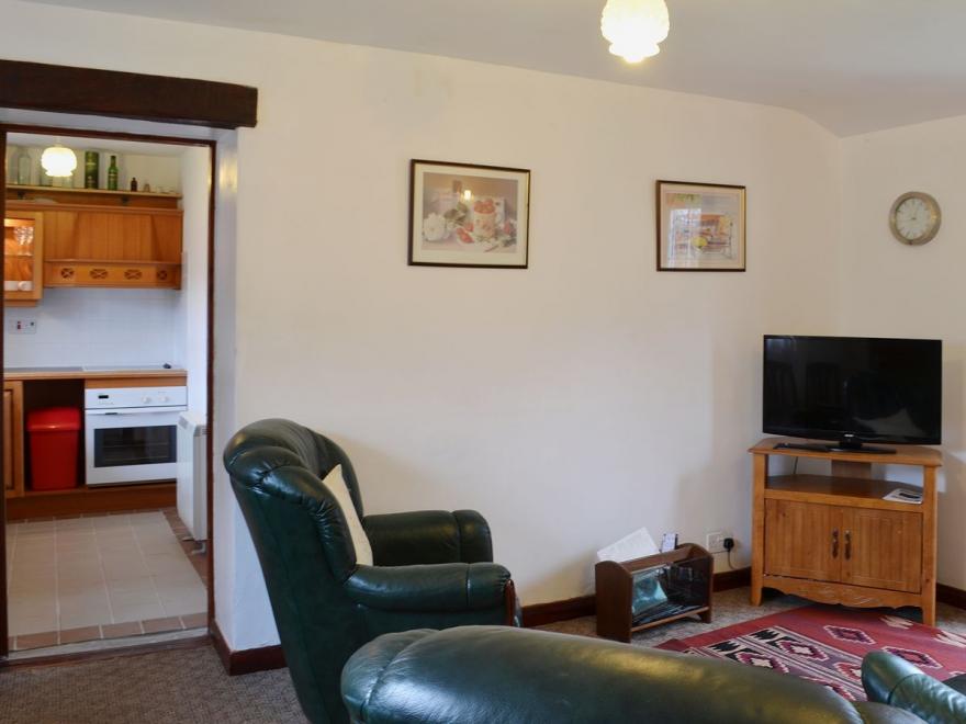 The Garden Cottage - E5243