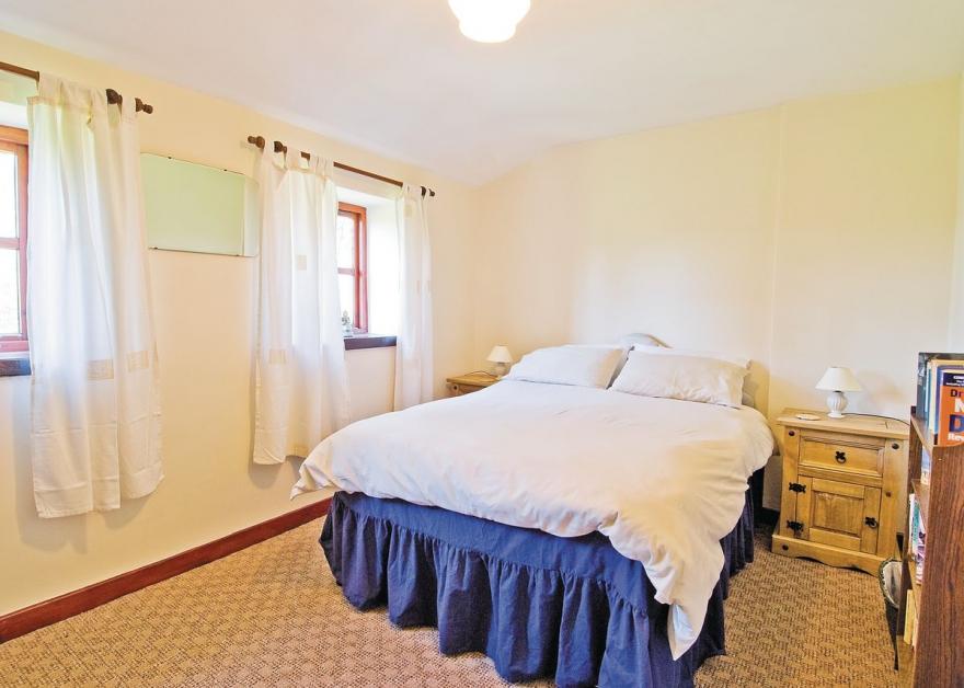 The Garden Cottage - E5243