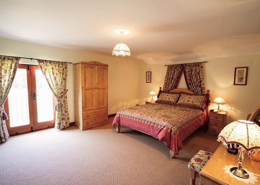 Pantiles Barn - E3866