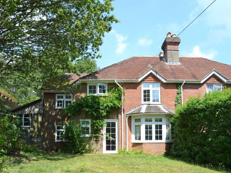 Upper Bunkers Hill Cottage