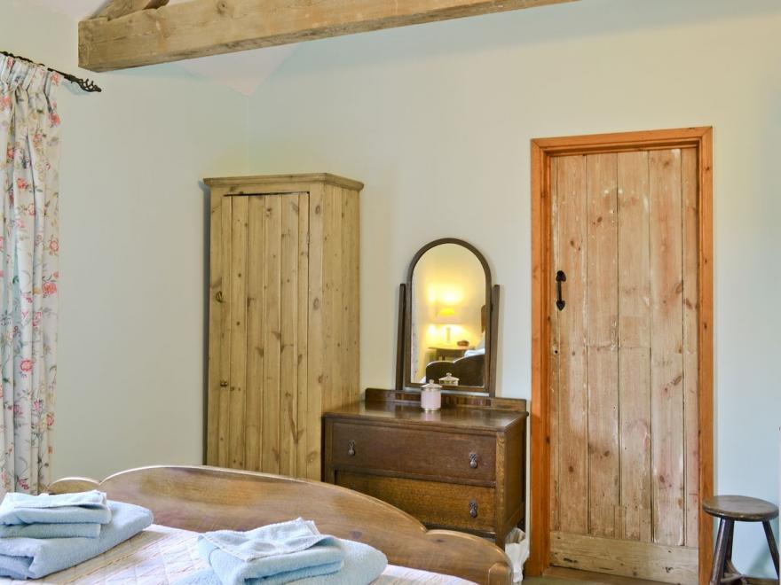 The Wood Shed - E1919