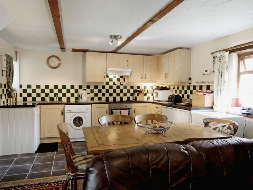 Willow Cottage - HW7212