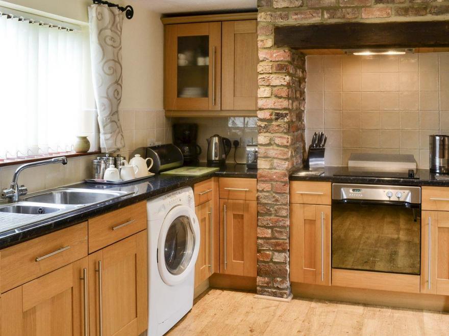 Horseshoe Cott-E3271