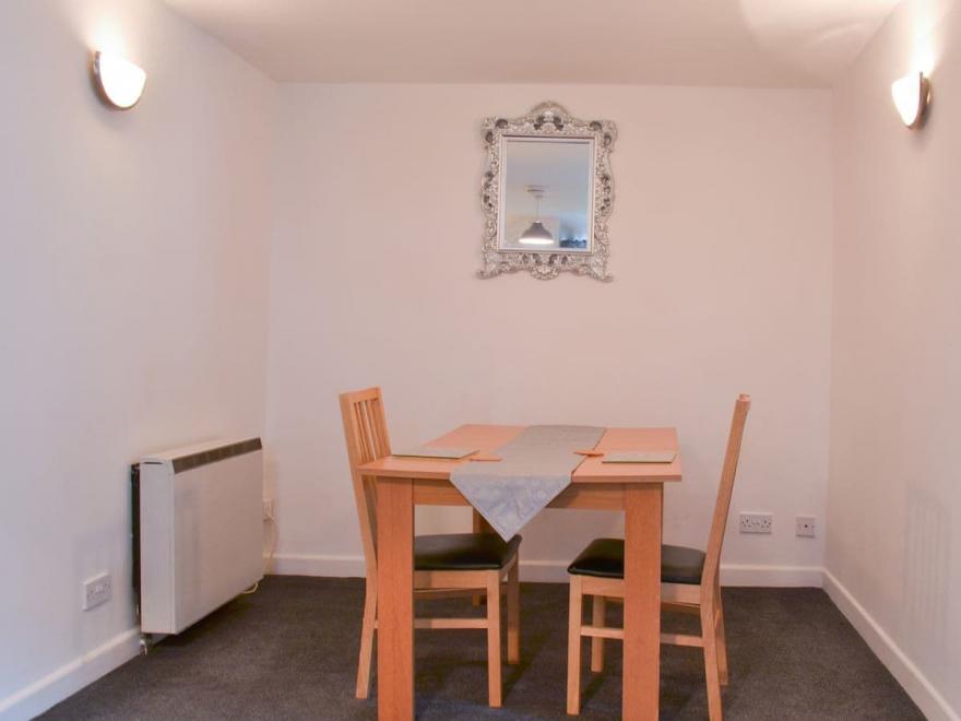 Carpenters Cottage - CV17