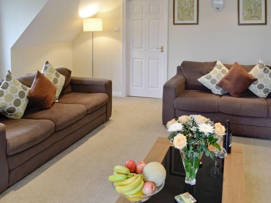 Lake View Cottage - CV7102