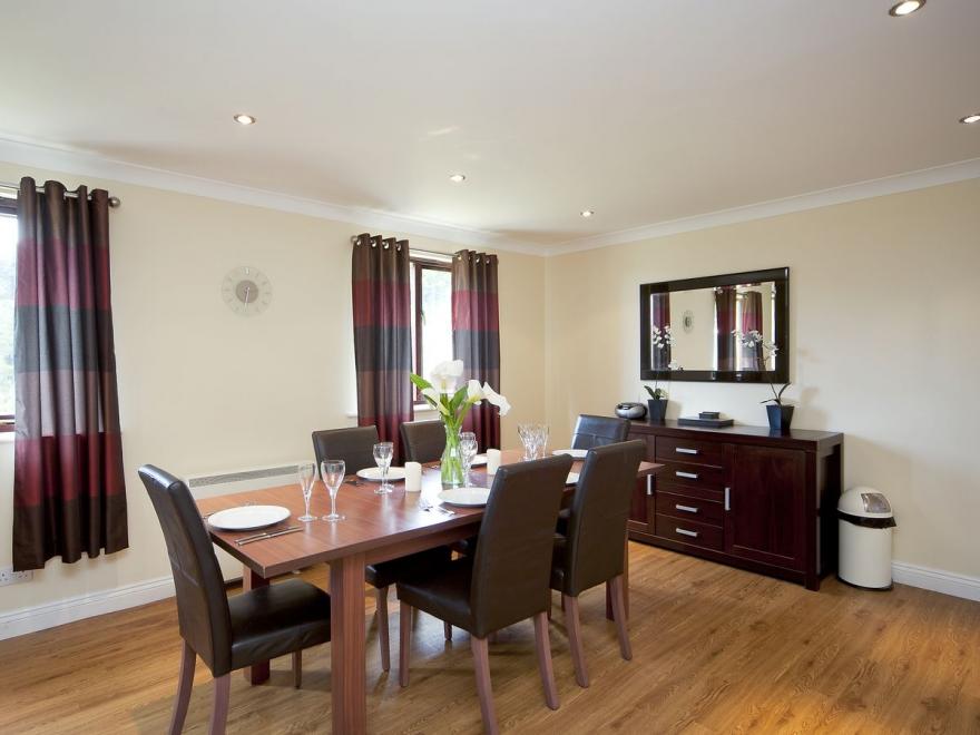 Lake View Cottage - CV7102