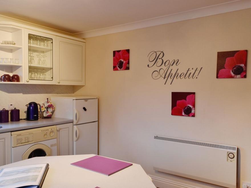 Lake View Cottage - CV7103