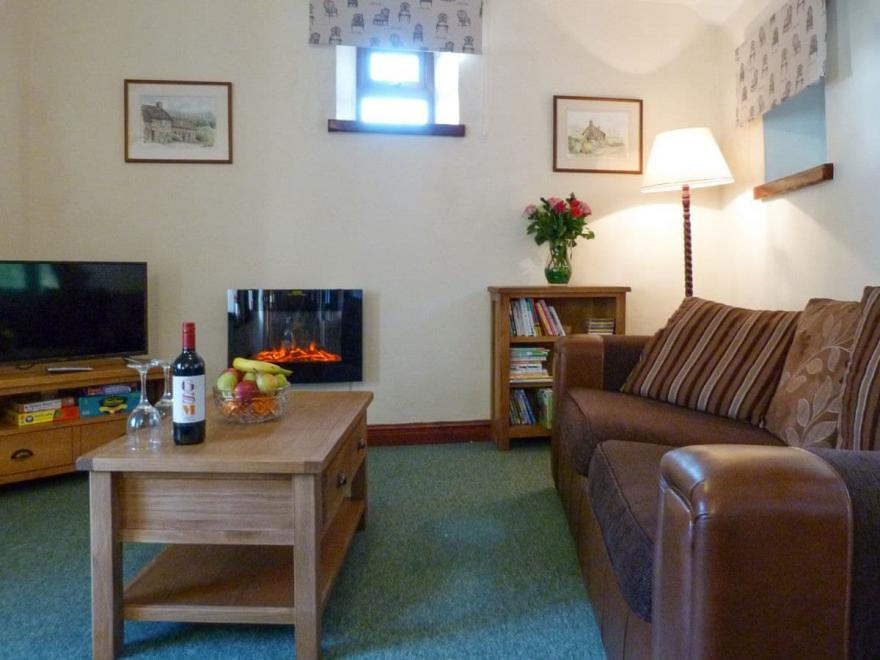 Orchard Cottage-B5811