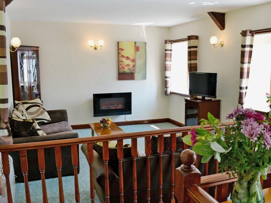 Garden Cottage-B5812