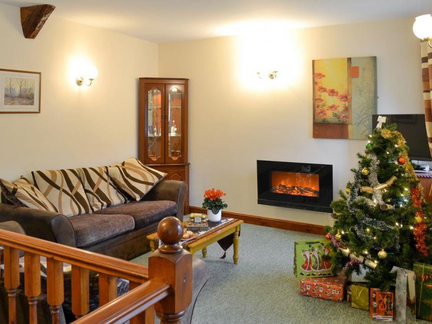 Garden Cottage-B5812