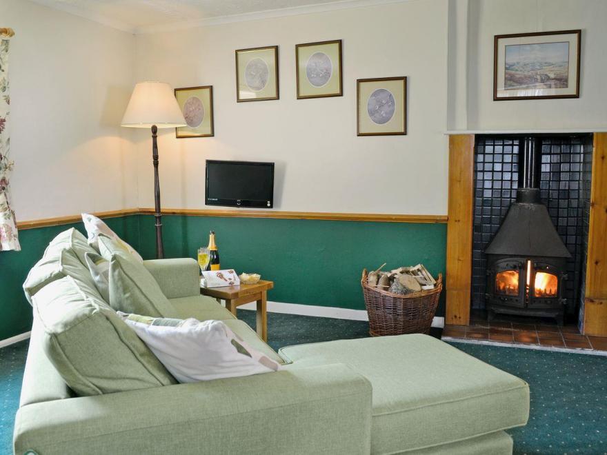 Coachmans Cottage-B5813