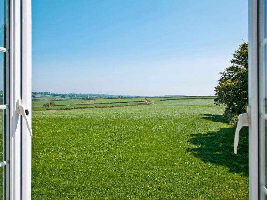 Goldfinch Apartment -B4369