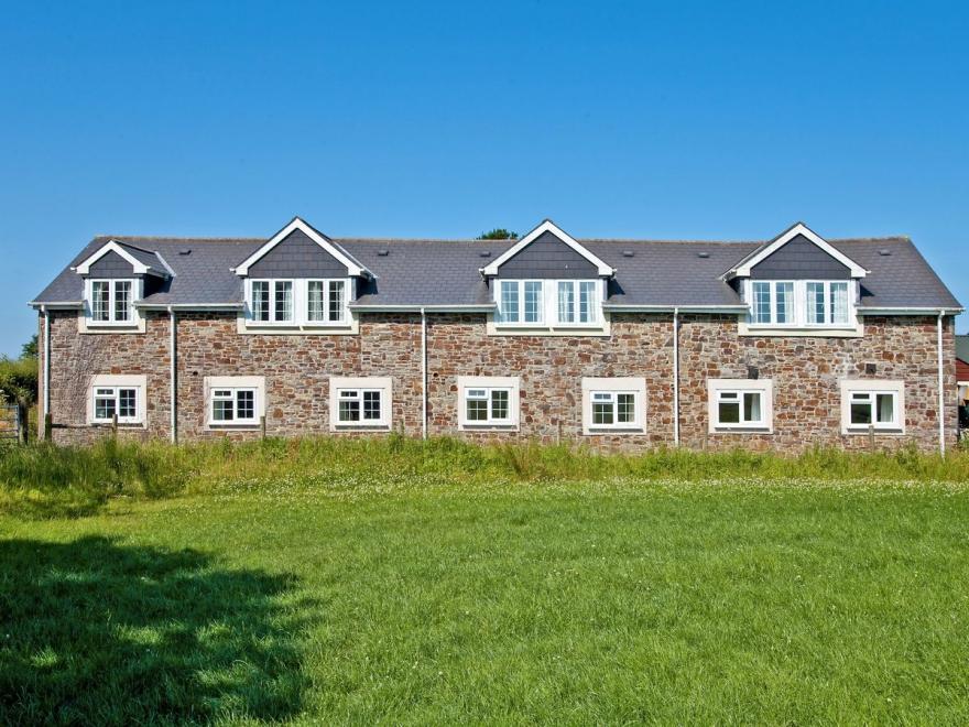 Hawfinch Apartment -B6134