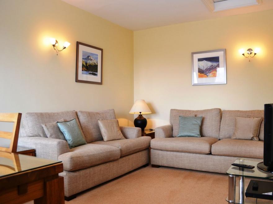 Osprey- Royal Oak House