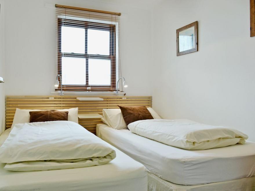 Glenmore - Hewetson Court