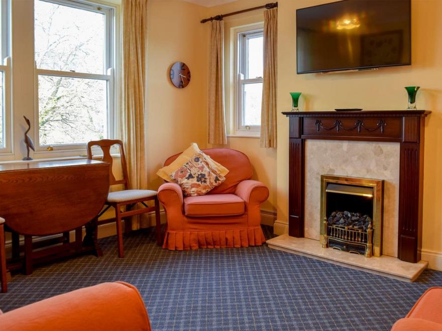 19 Greta Grove House