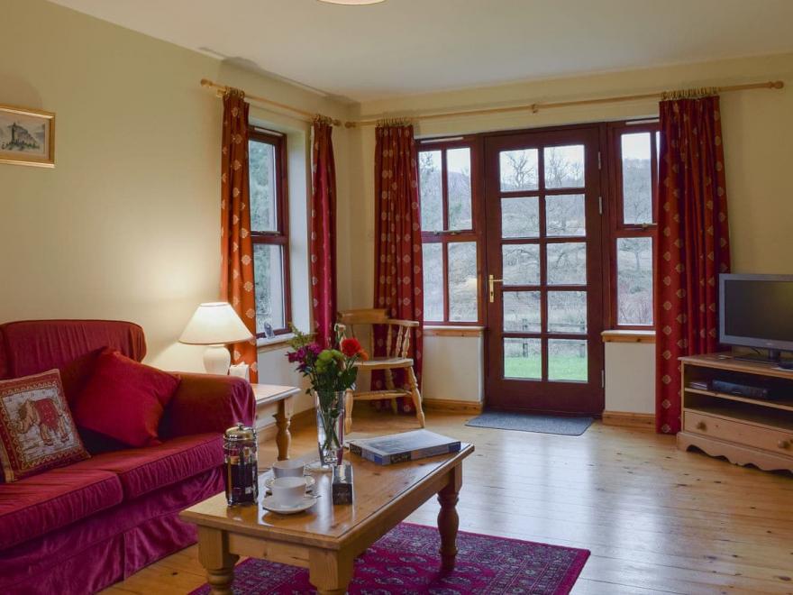 Kinlochard Cottages - Aspen Cottage