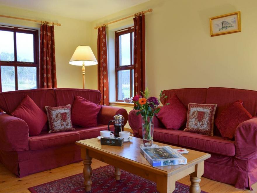 Kinlochard Cottages - Aspen Cottage