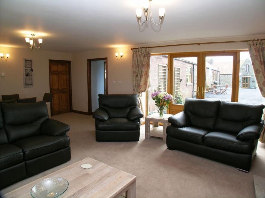 Longstone Farm Cottages - Pasture View