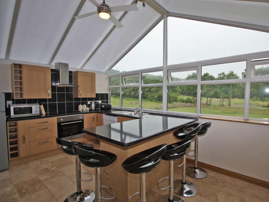 Springfield Court - Lakeview