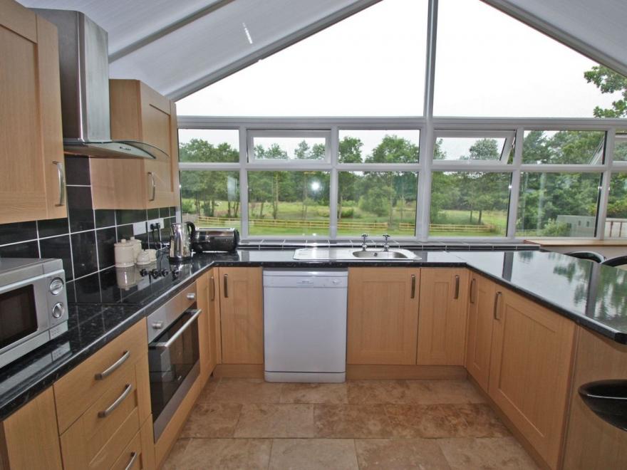 Springfield Court - Lakeview