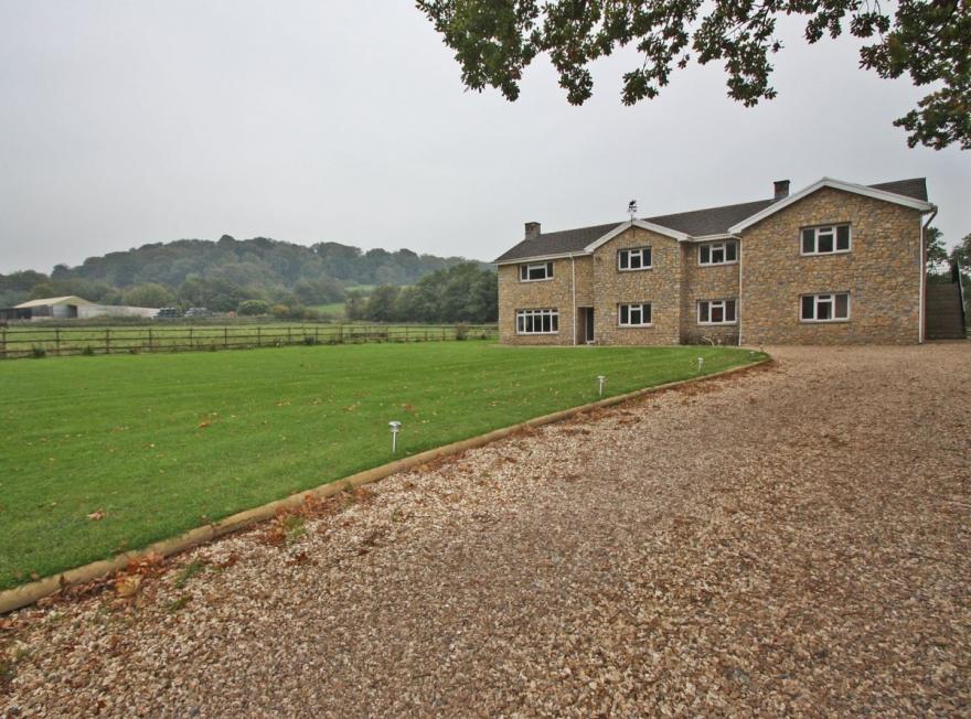 Springfield Court - Lakeview