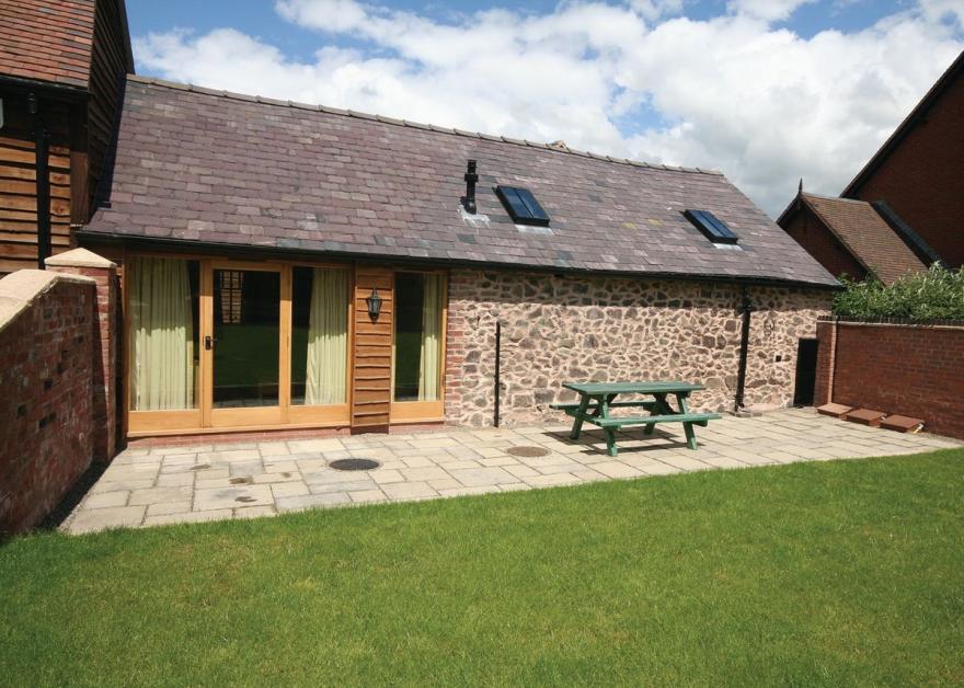 Piglets Place - E4300