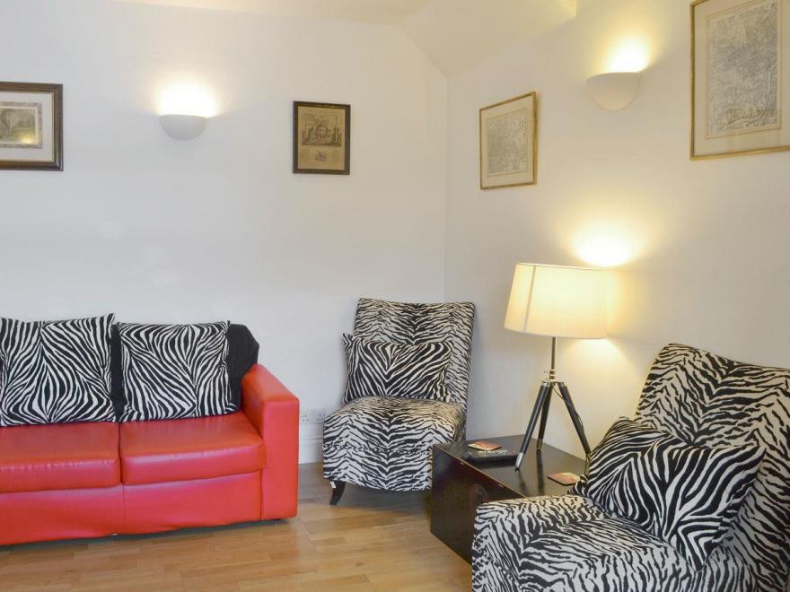 Checkers Cottage - Beaufort Estate