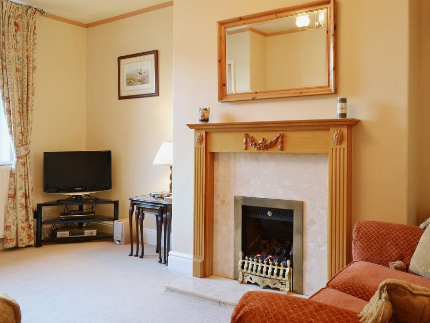 1 Catherine Cottages