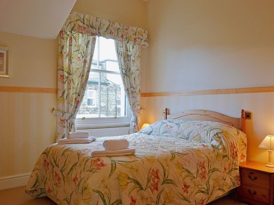 1 Catherine Cottages