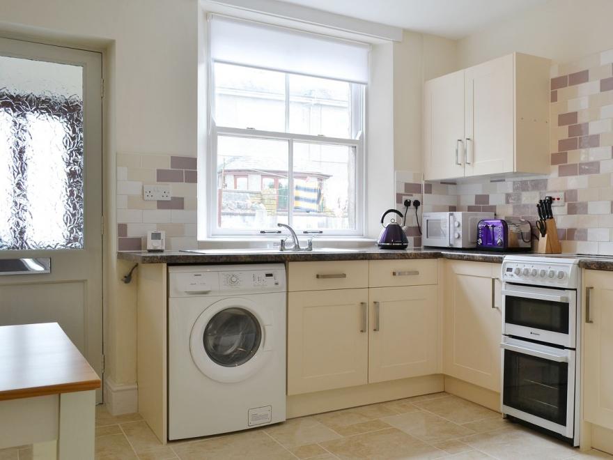 6 Catherine Cottages