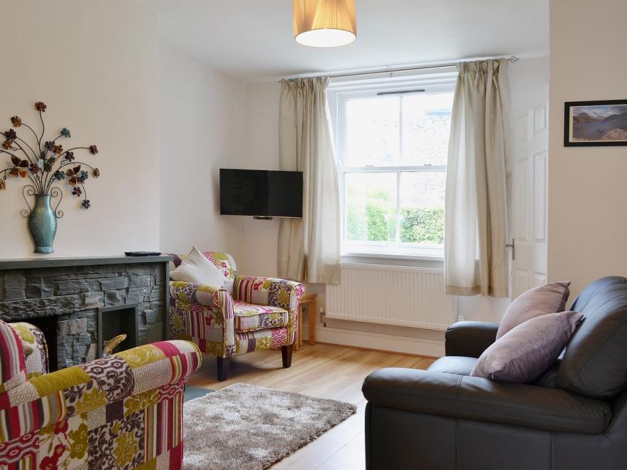 6 Catherine Cottages