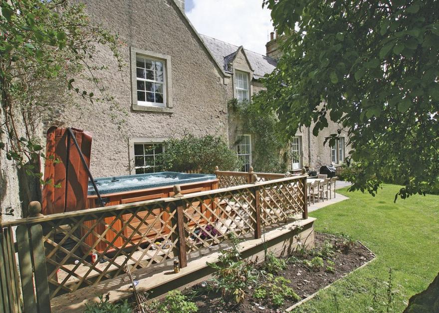 Lochside Garden House - S4484