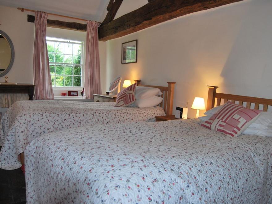 Thwaite Bridge House**coniston