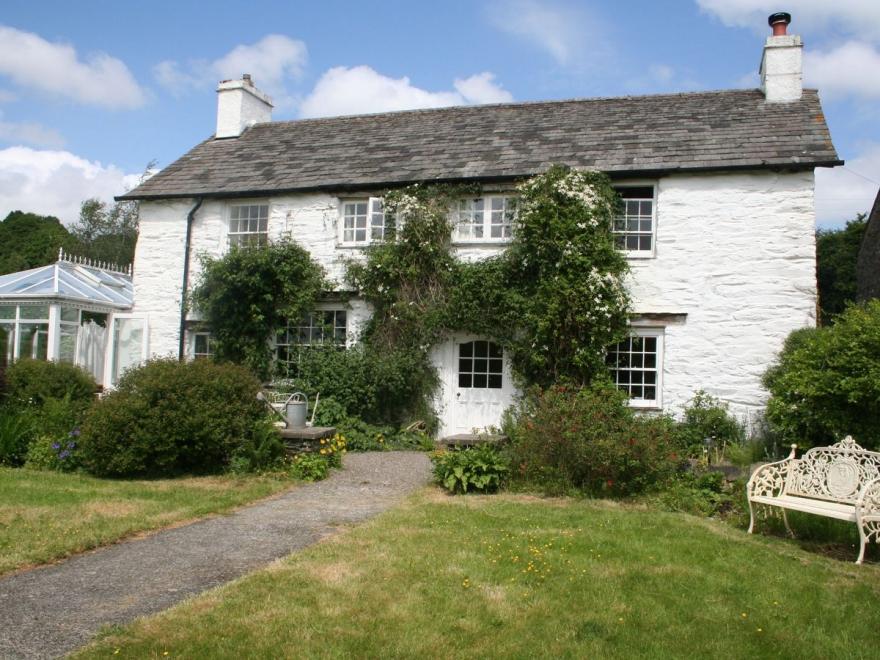 Thwaite Bridge House**coniston