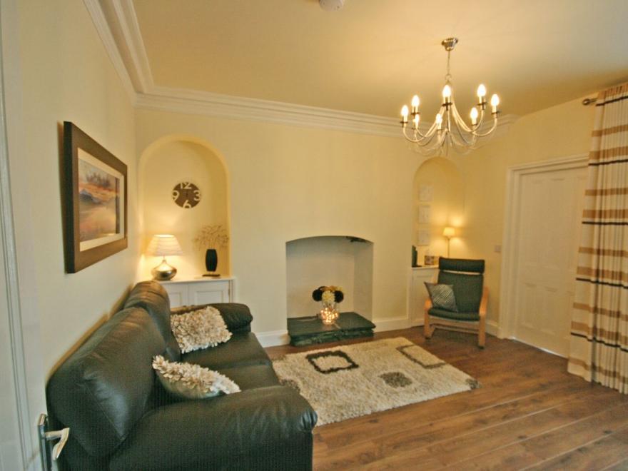 Chimneys**Windermere