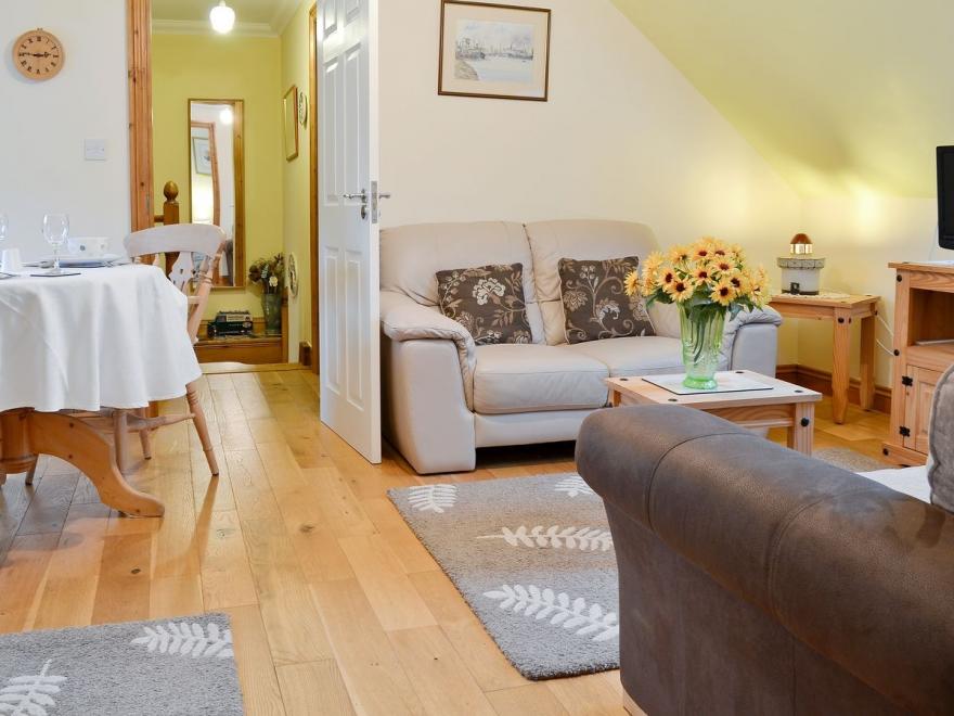 Cwrt-Y-Cadno Trimsaran