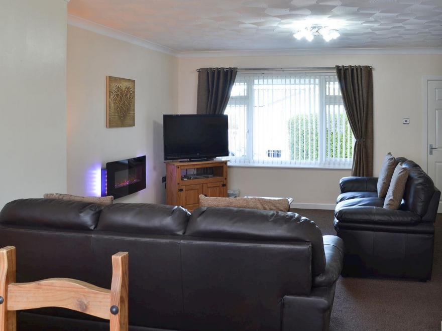 White Towers - HW7625