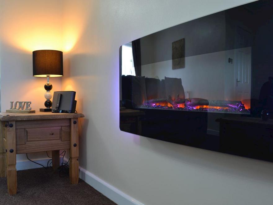 White Towers - HW7625