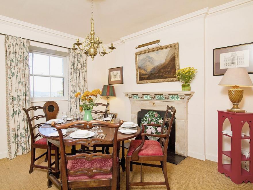 Gardener's Cottage-UXT