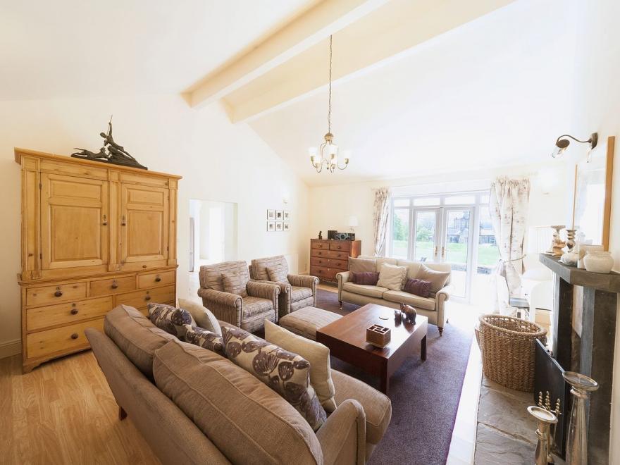 Crow Hill Cottage  -19330