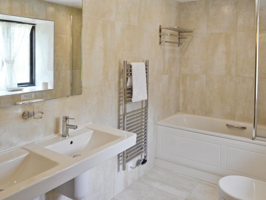 Daisy Cottage - 25931