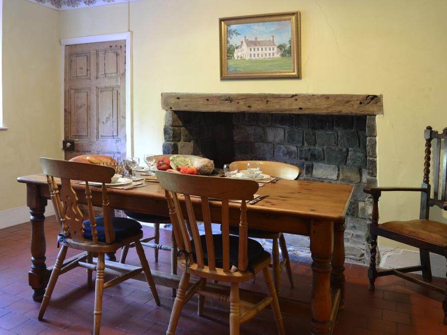 The East Wing - Wn50