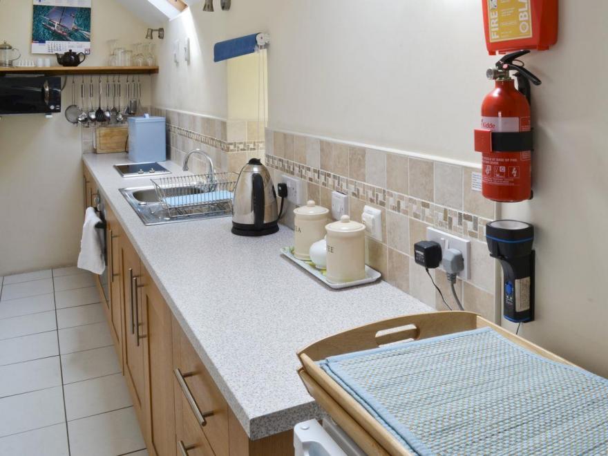 Lythe Cottage - 27137