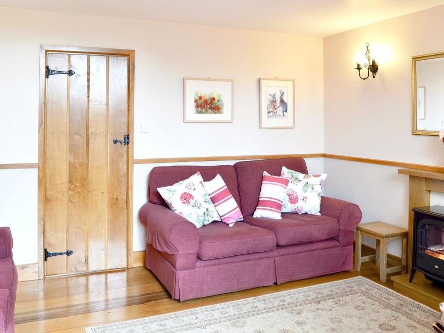 Walnut Cottage - 17615