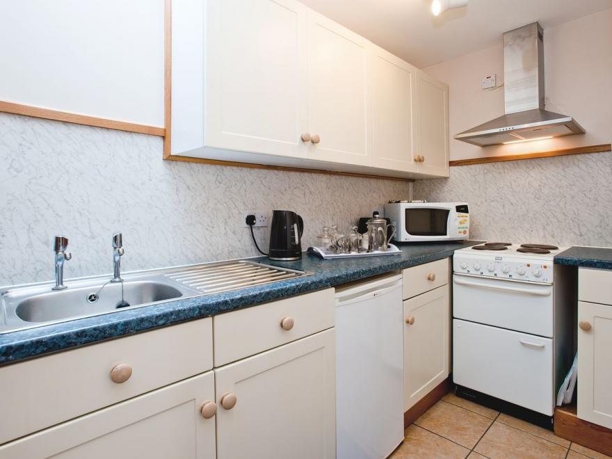 Walnut Cottage - 17615