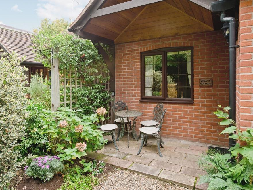 Walnut Cottage - 17615
