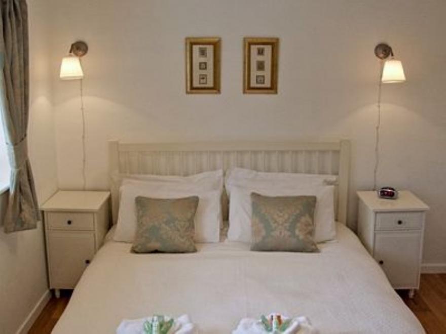 Garden Apartment - 27518