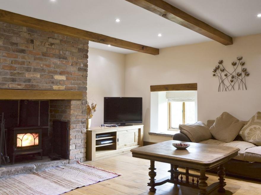 Green Dyffryn Barn - HW7659