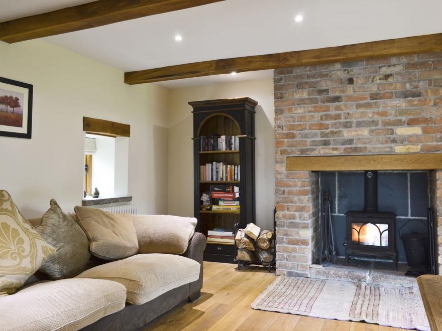 Green Dyffryn Barn - HW7659